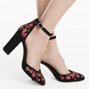 White House Black Market Piper Black Floral Embroidered Chunky Heel Size 8M